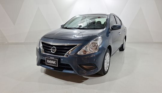 Nissan • Versa