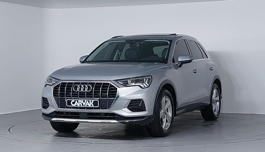 Audi • Q3