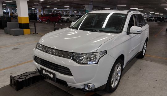 Mitsubishi • Outlander