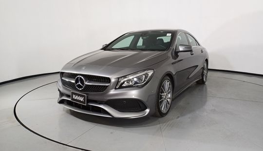 Mercedes Benz • Clase CLA