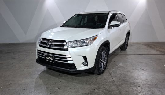 Toyota • Highlander