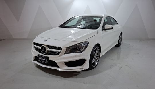 Mercedes Benz • Clase CLA