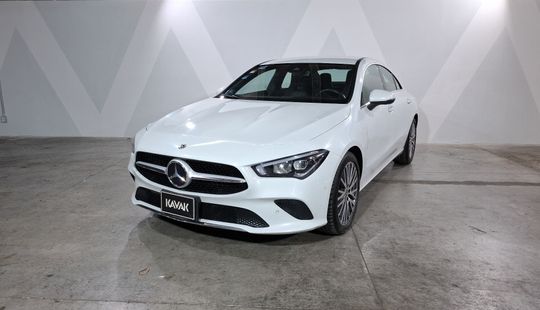 Mercedes Benz • Clase CLA