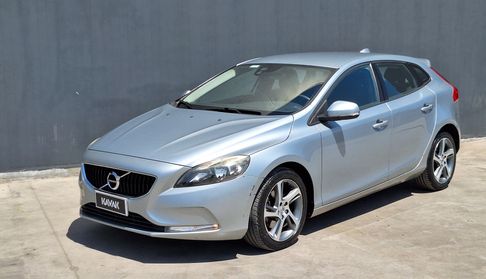 Volvo V40 2.0 T3 COMFORT Hatchback 2017