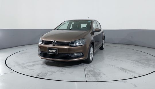 Volkswagen • Polo