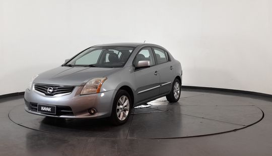 Nissan • Sentra