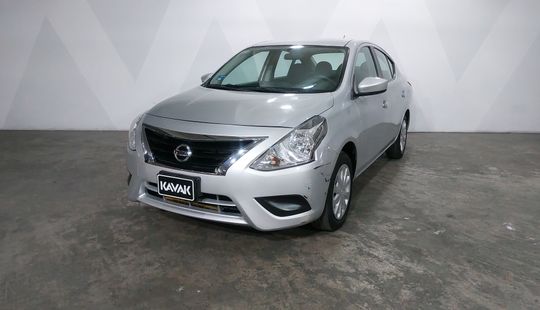 Nissan • Versa