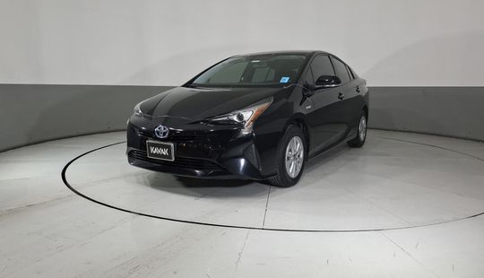 Toyota • Prius