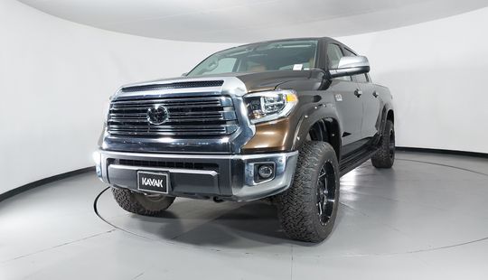 Toyota • Tundra