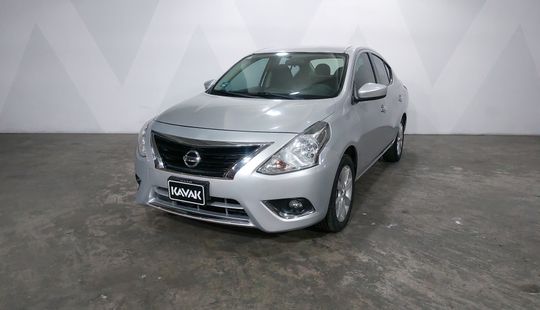 Nissan • Versa