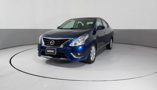 Nissan • Versa