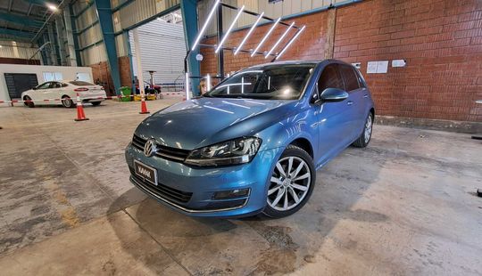 Volkswagen • Golf