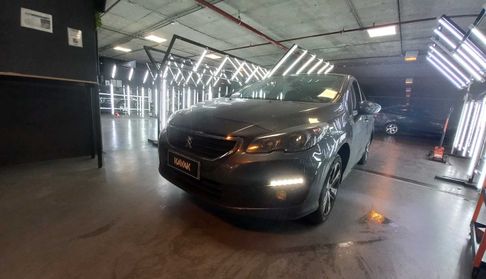 Peugeot 308 1.6 HDI FELINE Hatchback 2017