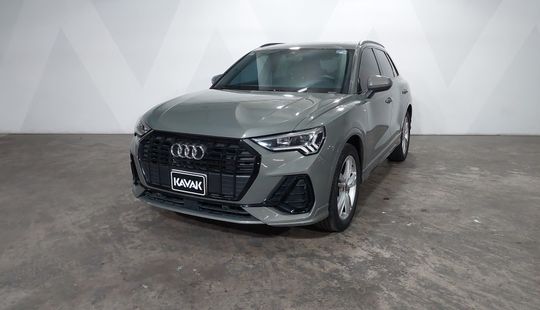 Audi • Q3