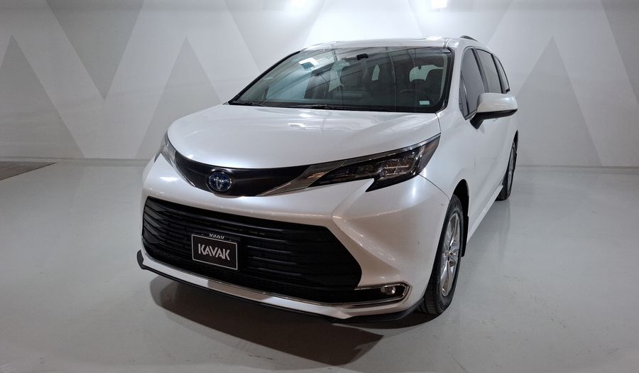 Toyota Sienna 2.5 HEV XLE PIEL AUTO Minivan 2022