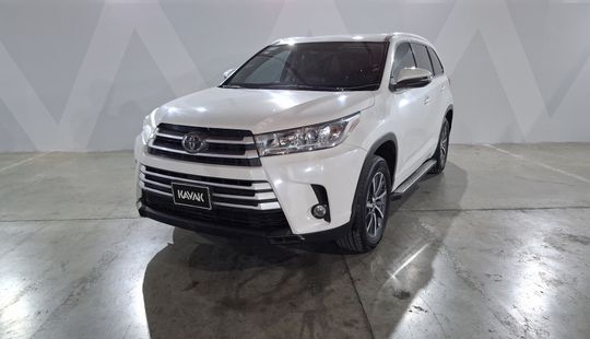 Toyota • Highlander