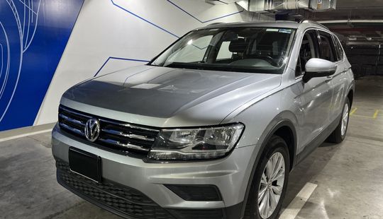 Volkswagen • Tiguan