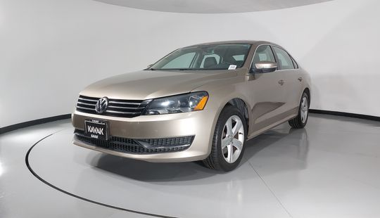 Volkswagen • Passat