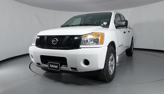 Nissan • Titan