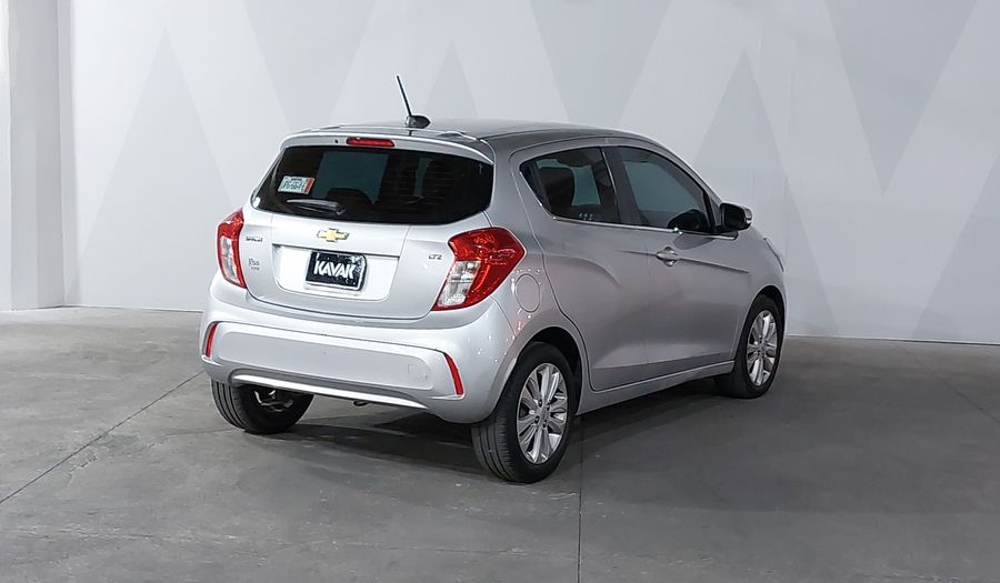 Chevrolet Spark 1.4 LTZ C MT Hatchback 2017