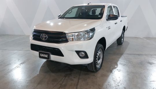 Toyota • Hilux