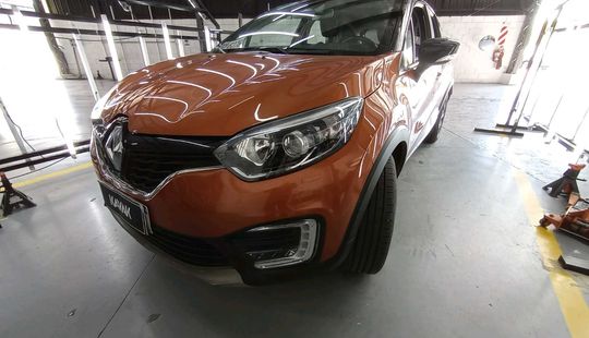 Renault • Captur