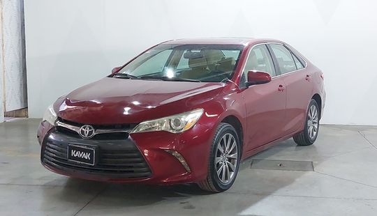 Toyota • Camry