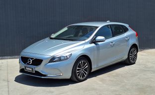 Volvo • V40