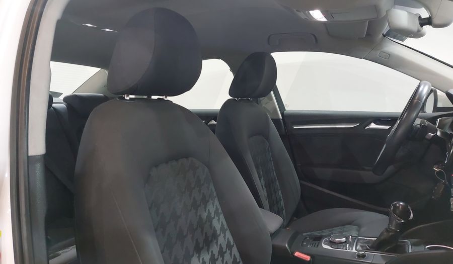 Audi A3 1.8 TFSI AMBIENTE S TRONIC Sedan 2016