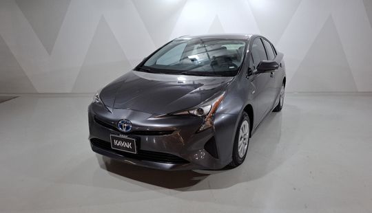 Toyota • Prius