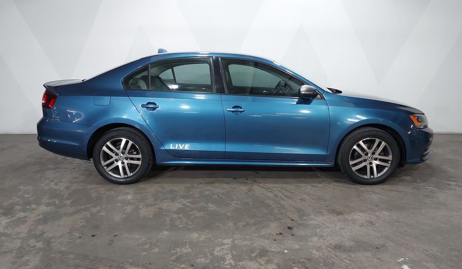 Volkswagen Jetta 2.0 LIVE MT Sedan 2016