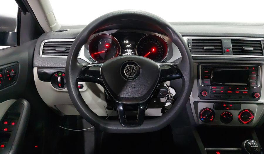 Volkswagen Jetta 2.0 LIVE MT Sedan 2016