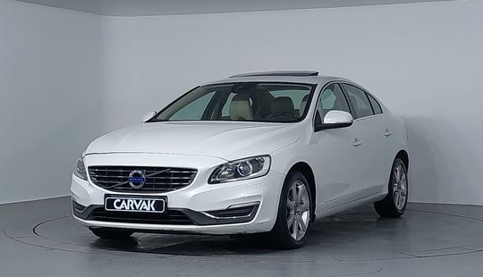 Volvo • S60