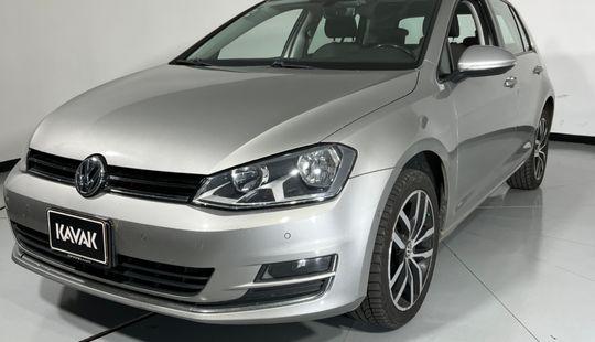 Volkswagen • Golf