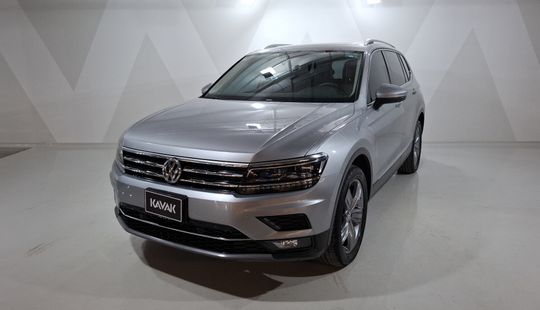 Volkswagen • Tiguan