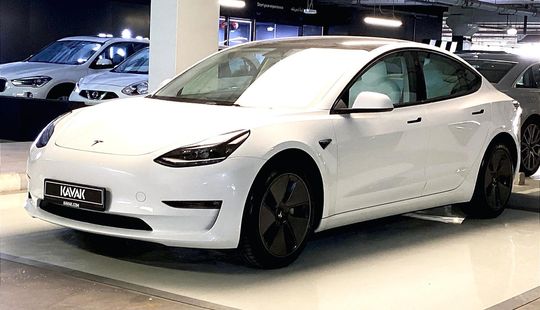 Tesla • Model 3