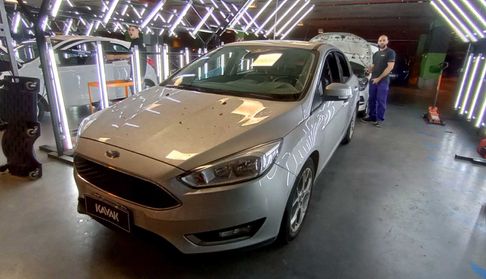 Ford Focus Iii 2.0 SE PLUS MT Hatchback 2016