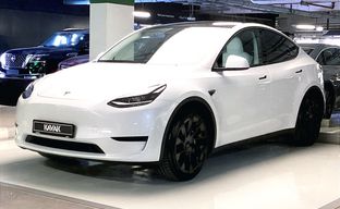 Tesla • Model Y