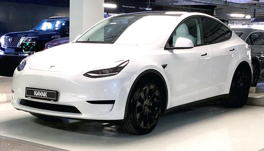 Tesla • Model Y