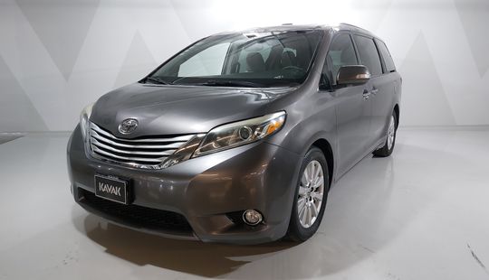 Toyota • Sienna