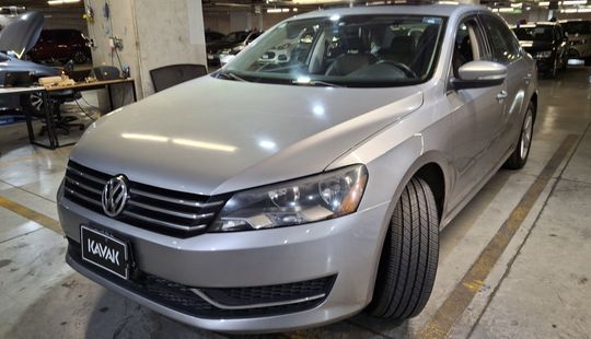 Volkswagen • Passat