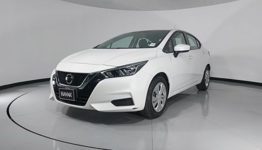 Nissan • Versa