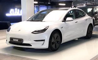 Tesla • Model 3