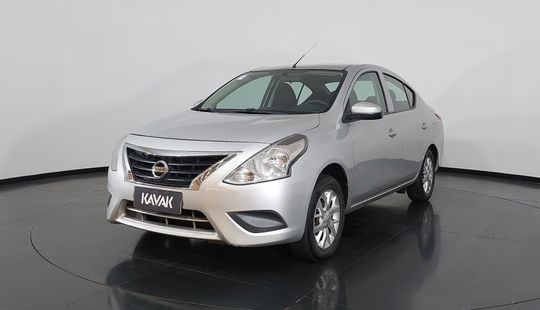 Nissan • Versa