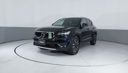 Volvo • XC40