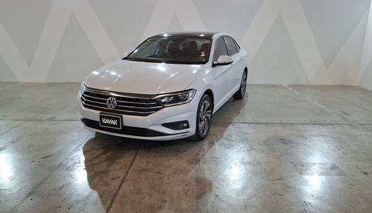 Volkswagen • Jetta