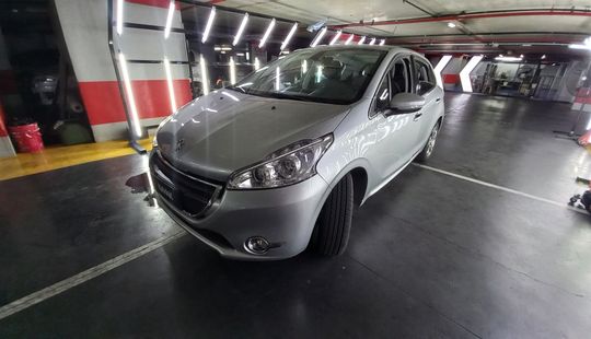 Peugeot • 208