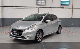 Peugeot • 208