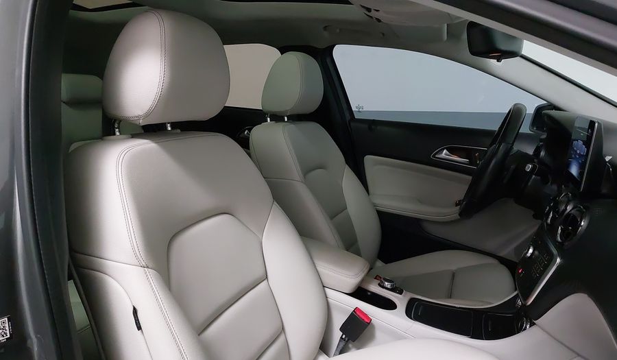 Mercedes Benz Clase Gla 1.6 GLA 200 DCT Suv 2020