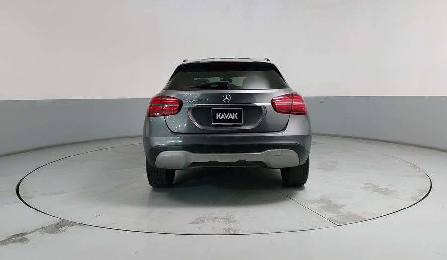 Mercedes Benz Clase Gla 1.6 GLA 200 DCT Suv 2020